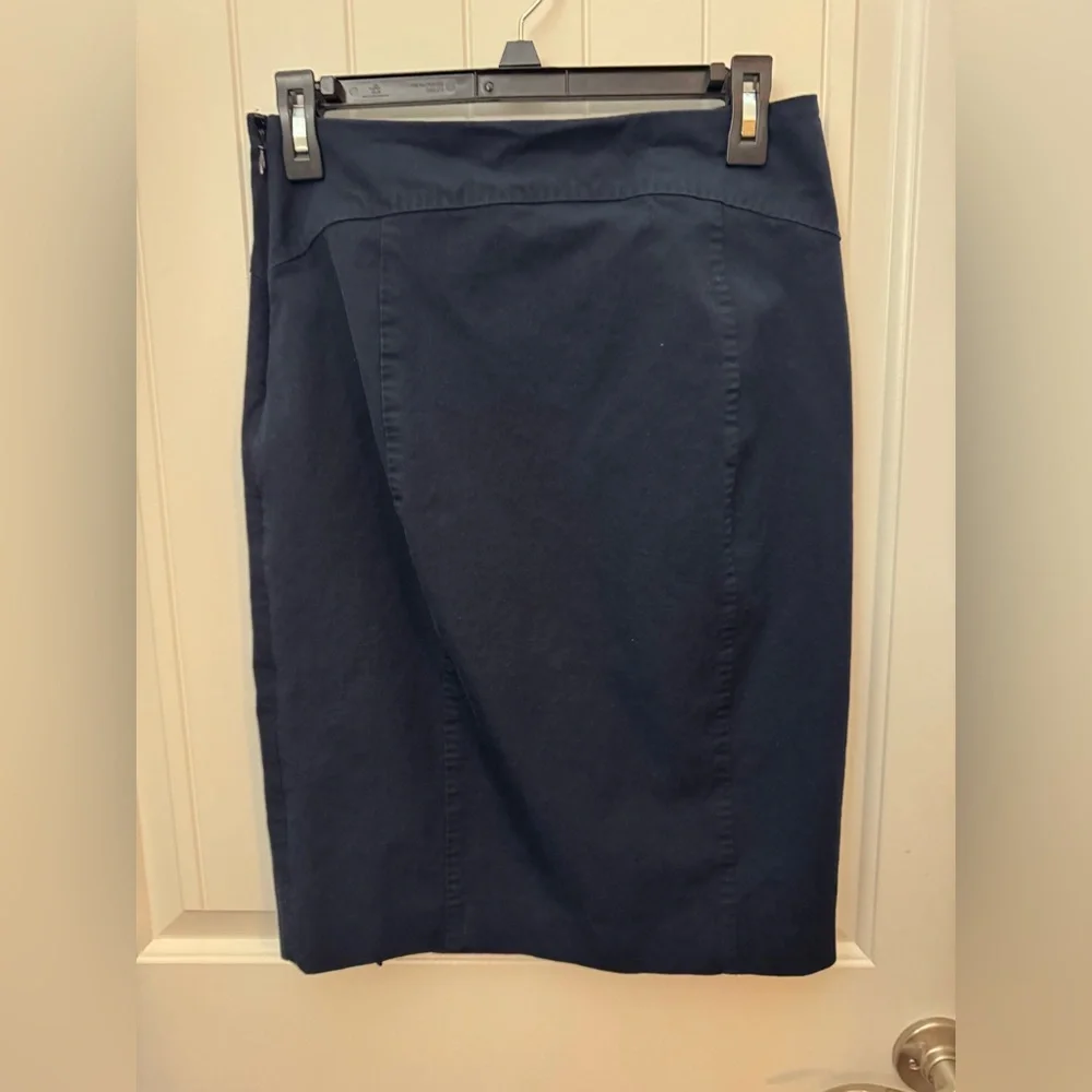 Banana Republic Dark Blue Pencil Skirt women’s size 2 - D